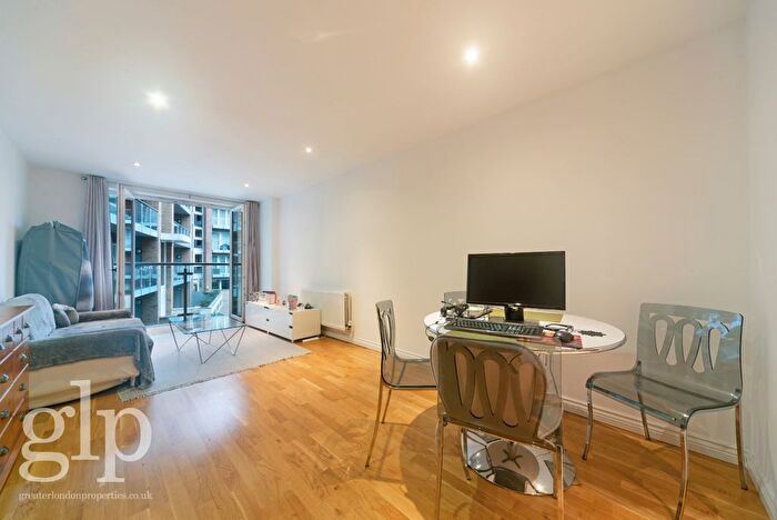 1 Bedroom Flat To Rent In Viridian Apartments, Battersea Park Road, London, Greater London, Battersea, SW8