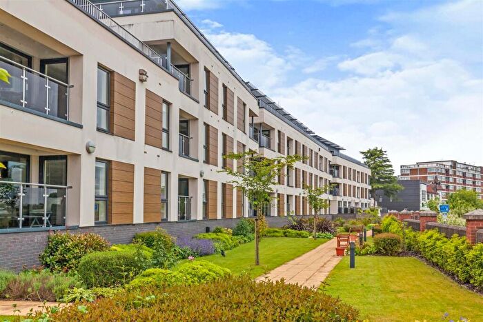 1 Bedroom Apartment For Sale In Wilford Lane, West Bridgford. Penthouse Apartment, NG2