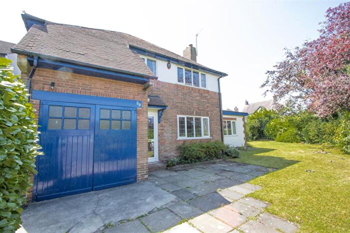 3 Bedroom Detached House For Sale In Dukes Drive, Chesterfield, S41