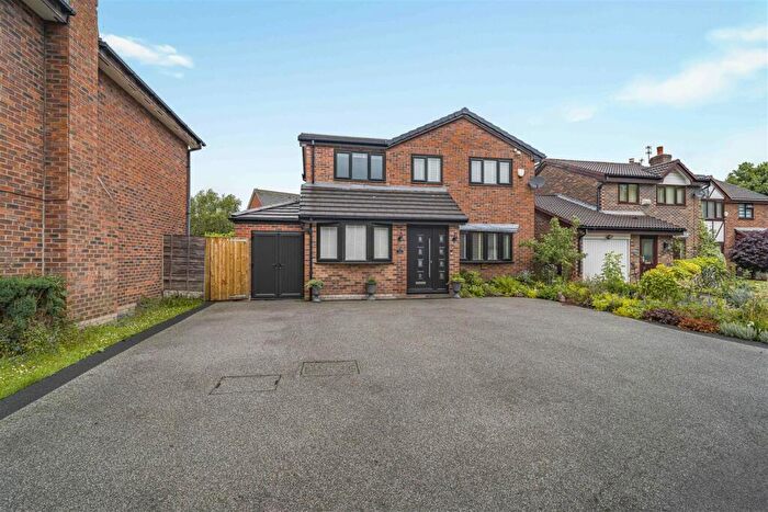 4 Bedroom Detached House For Sale In The Crofters, Sale, M33