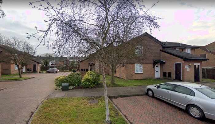 1 Bedroom Flat To Rent In Windsor Park Road, Hayes, UB3