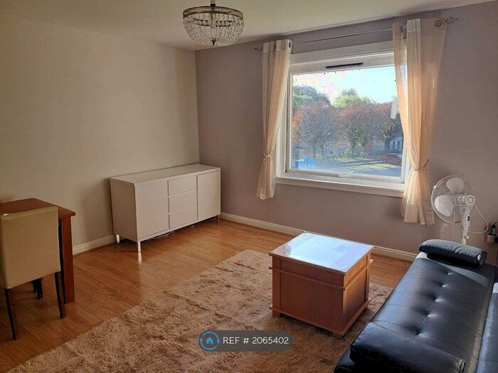 3 Bedroom Flat To Rent In Tarbolton Road, Cumbernauld, G67