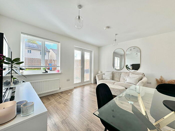 3 Bedroom Terraced House For Sale In Ferguson Gardens, Falkirk, FK2