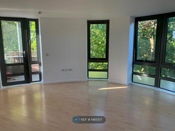 2 Bedroom Flat To Rent In Ashfield Court, London, SW9