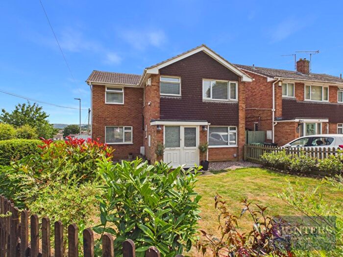 4 Bedroom Detached House For Sale In Larkham Close, Matson, Gloucester, GL4