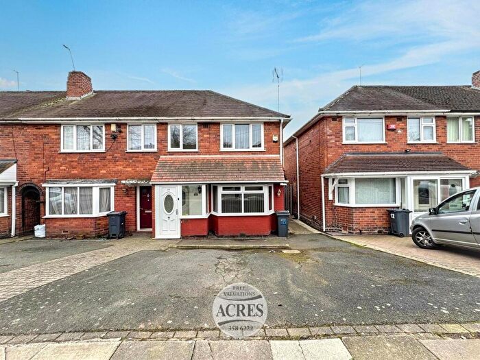 3 Bedroom Semi Detached House For Sale In Chelmorton Road, Great Barr, Birmingham, B42