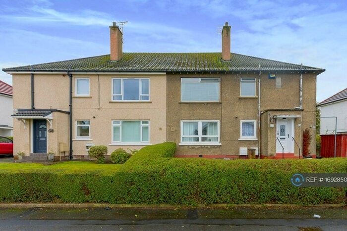3 Bedroom Flat To Rent In Blackstone Avenue, Glasgow, G53