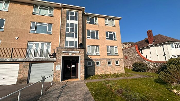 2 Bedroom Flat To Rent In Shrubbery Avenue, Weston-Super-Mare, BS23