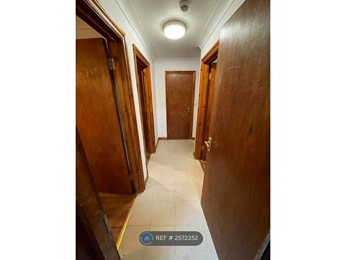 2 Bedroom Flat To Rent In Preston Drove, Brighton, BN1