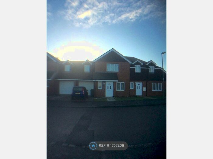 3 Bedroom Terraced House To Rent In Tower Road, Liphook, GU30