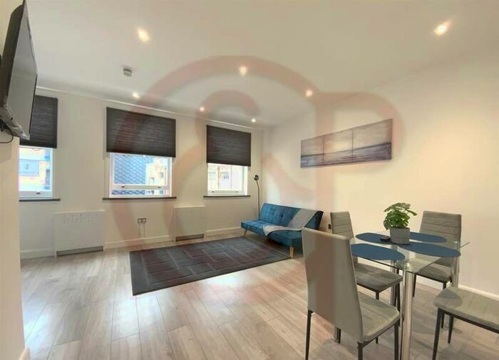 Flat To Rent In Beaconsfield Terrace Road, Kensington, W14