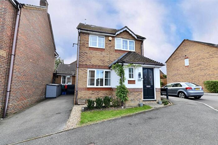 4 Bedroom Detached House For Sale In Jupiter Gate, Stevenage, SG2