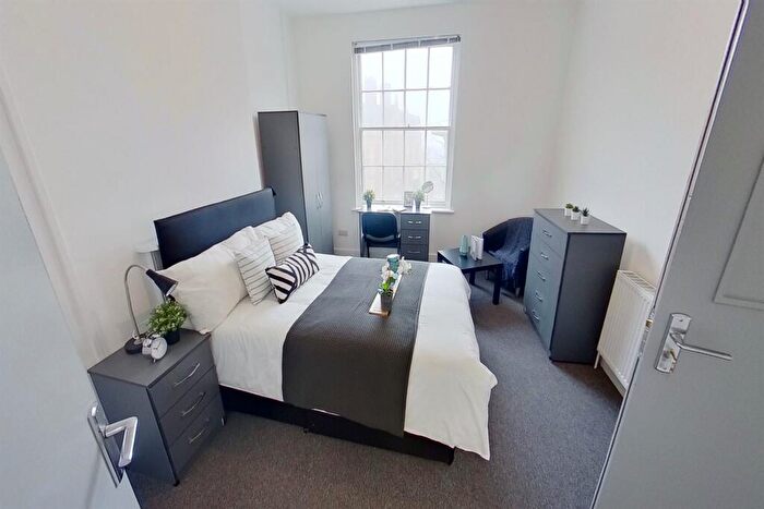 6 Bedroom Terraced House To Rent In Clarendon Street, NG1