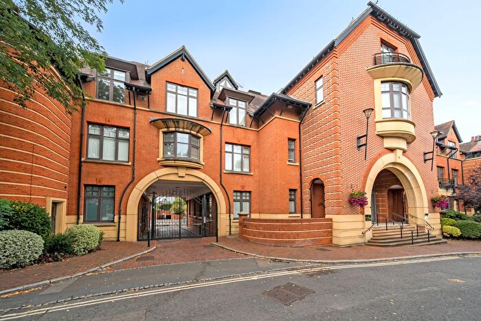 2 Bedroom Flat To Rent In Perpetual House, Station Road, Henley-On-Thames, Oxfordshire, RG9