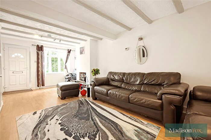 2 Bedroom End Of Terrace House For Sale In Tomswood Hill, Ilford, IG6