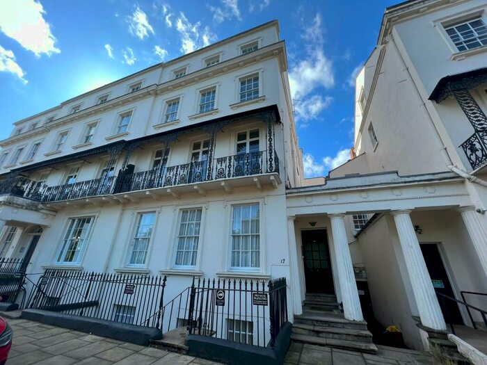 1 Bedroom Flat To Rent In Clarendon Square, Leamington Spa, CV32
