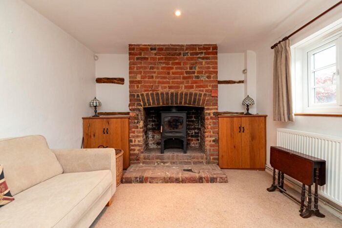 3 Bedroom Semi-Detached House For Sale In Welwyn, Hertfordshire, AL6