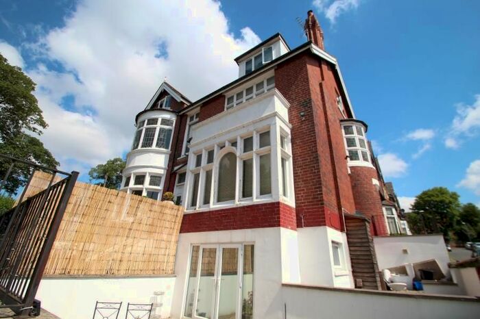 2 Bedroom Flat To Rent In Flat 4, Hilldene House, Harehills Lane LS8