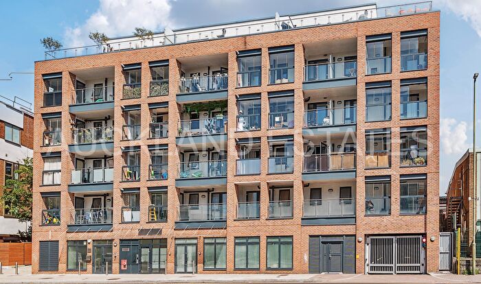 2 Bedroom Flat To Rent In High Road, Whetstone, London, N20