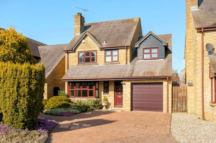 4 Bedroom Detached House For Sale In Rendcomb Drive, Cirencester, Gloucestershire, GL7
