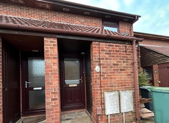 1 Bedroom Maisonette To Rent In Newport, Isle Of Wight, PO30