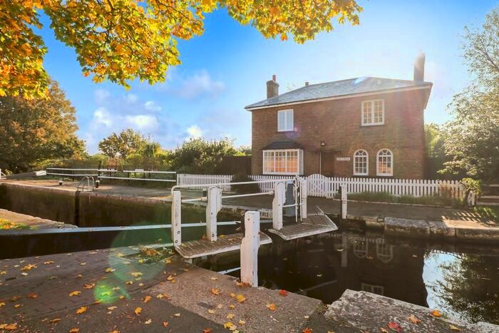 2 Bedroom Detached House To Rent In Grand Union Canal, Windmill Lane, Southall UB2