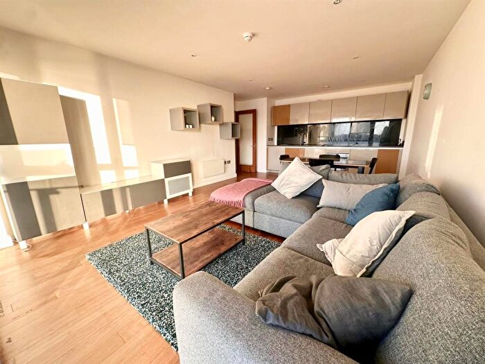 2 Bedroom Apartment To Rent In Waterside Apartments, William Jessop Way, L3