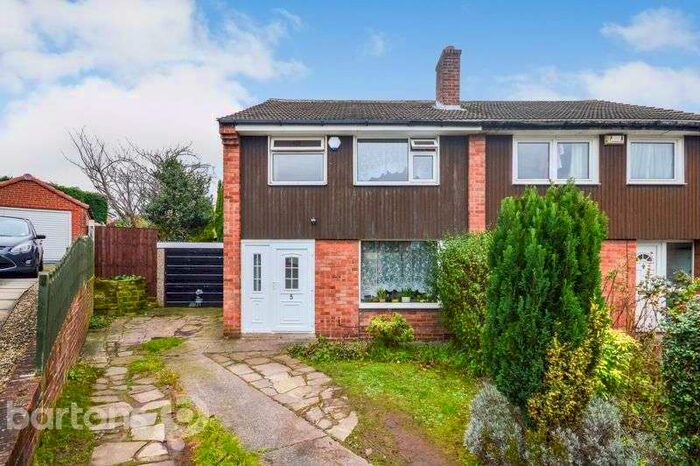 3 Bedroom Property To Rent In Hall Grove, Moorgate, S60