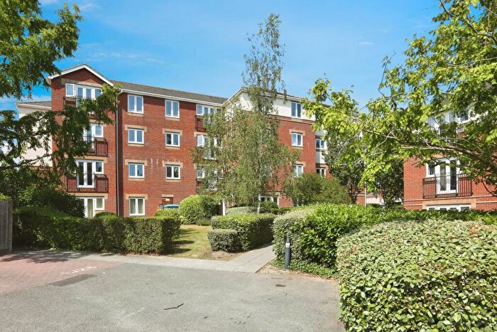 2 Bedroom Apartment For Sale In West End Road, Southampton, SO18