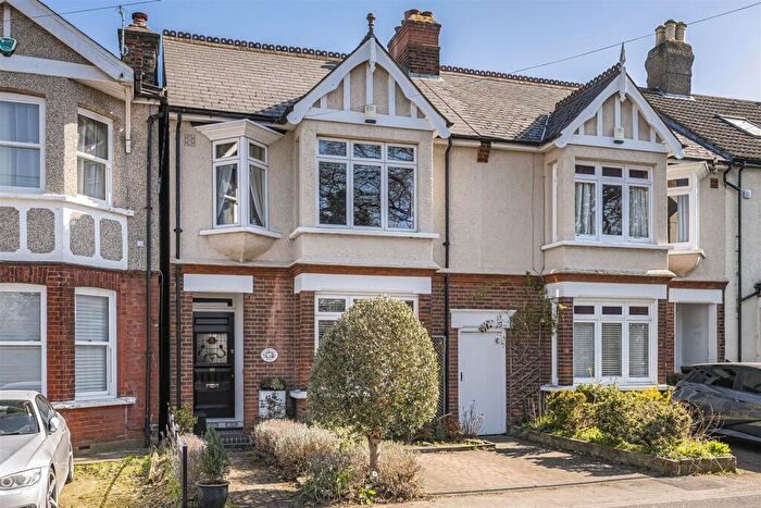 4 Bedroom End Of Terrace House For Sale In Heathclose Road, West Dartford, DA1