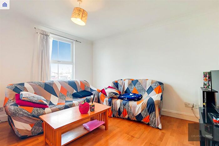 1 Bedroom Flat To Rent In Killyon Terrace, Clapham, SW8