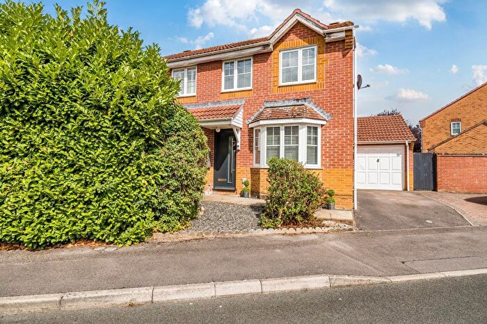 3 Bedroom Semi-Detached House For Sale In Thatcham, Berkshire, RG18