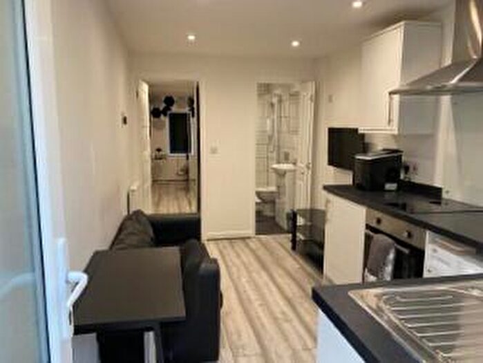 1 Bedroom Flat To Rent In Swan Mead, Luton, Bedfordshire, LU4