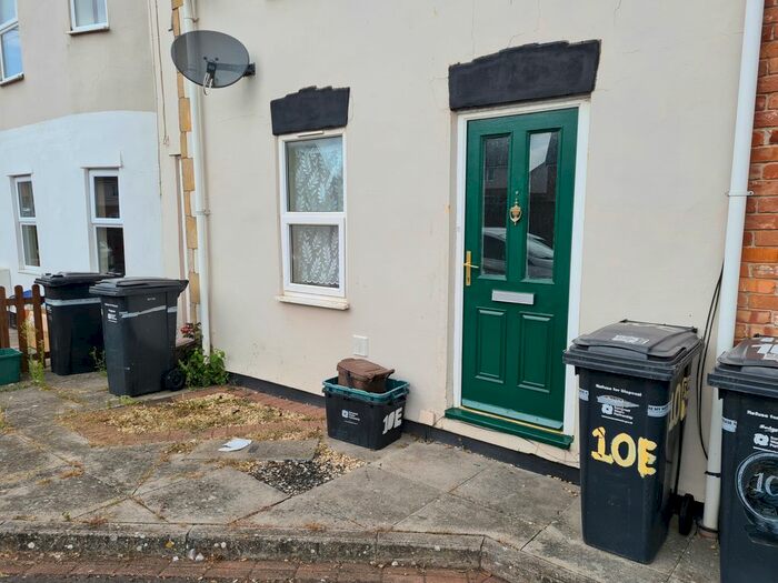 1 Bedroom Flat To Rent In Highbridge, Somerset, TA9