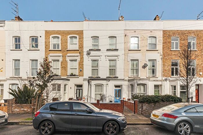 4 Bedroom Detached House For Sale In Caedmon Road, Islington, London, N7