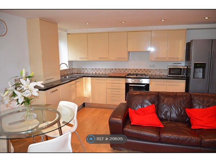 2 Bedroom Flat To Rent In Demesne Road, Manchester, M16