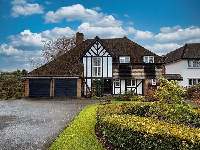 4 Bedroom Detached House For Sale In Moor Hall Drive, Sutton Coldfield, B75