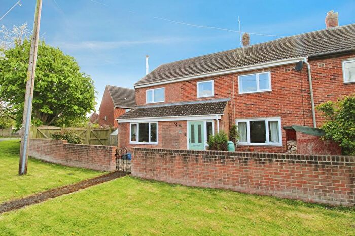 4 Bedroom Semi-Detached House For Sale In Cherry Tree Road, Cricklade, SN6