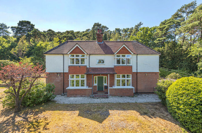 5 Bedroom Detached House To Rent In Frensham Road, Lower Bourne, Farnham, Surrey, GU10
