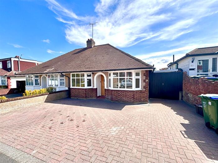 2 Bedroom Semi Detached Bungalow To Rent In Elm Grove, Erith, DA8