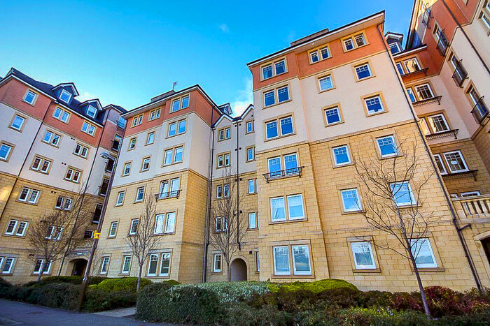 3 Bedroom Apartment To Rent In Eagles View, Deer Park Heights, Livingston, EH54