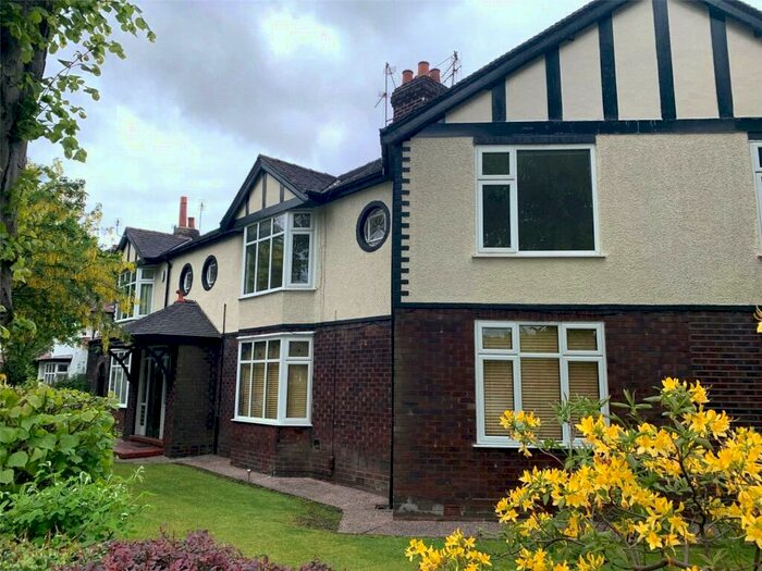 2 Bedroom Apartment To Rent In Fog Lane, Didsbury, Manchester, M20