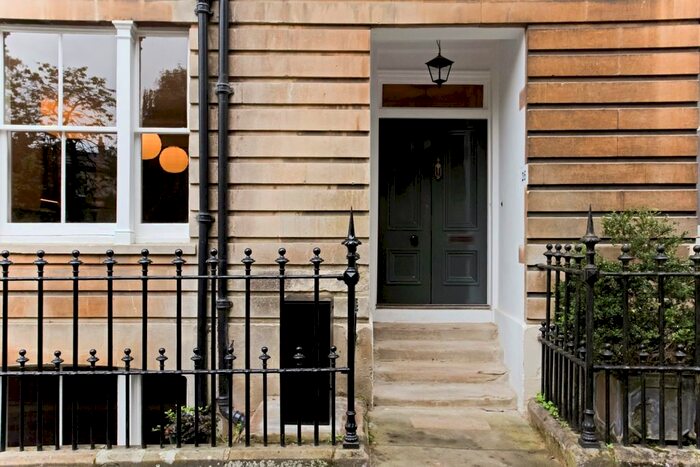 4 Bedroom Terraced House To Rent In Park Town, Oxford, OX2