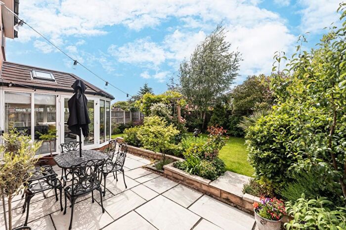 4 Bedroom Detached House For Sale In Highfield Road, Pontefract, WF8