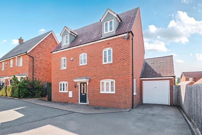 5 Bedroom Detached House For Sale In Corfe Road, Pitstone, LU7