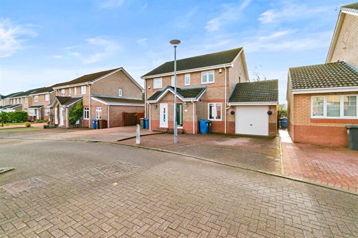 2 Bedroom Semi Detached House For Sale In Bute Crescent, Old Kilpatrick, Glasgow, G60