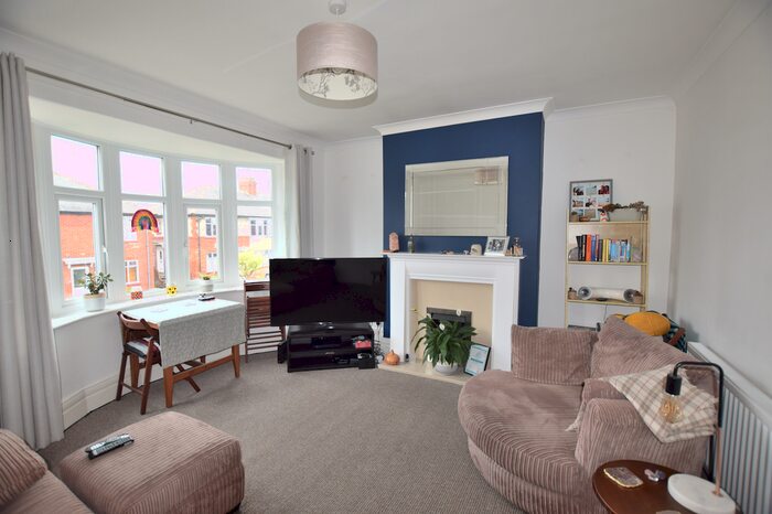 2 Bedroom Flat To Rent In Ferndene Grove, High Heaton, High Heaton, Tyne And Wear NE7