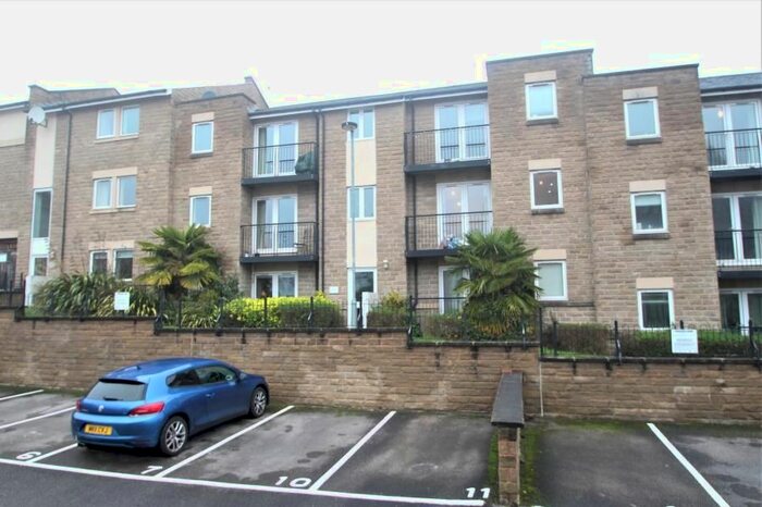 2 Bedroom Flat To Rent In Murray Court, Cornmill View, Horsforth, Leeds, LS18