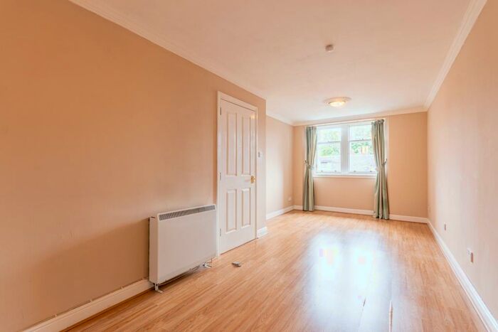 3 Bedroom Flat To Rent In Upper Gray Street Edinburgh United Kingdom, EH9