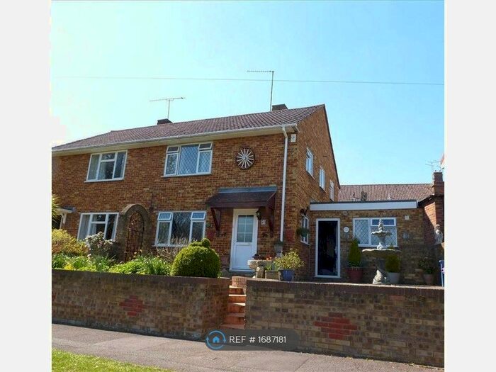 5 Bedroom Semi-Detached House To Rent In Minden Way, Winchester, SO22